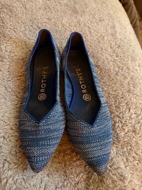 Rothy's Navy and White Pointed Knit Flats retired blue